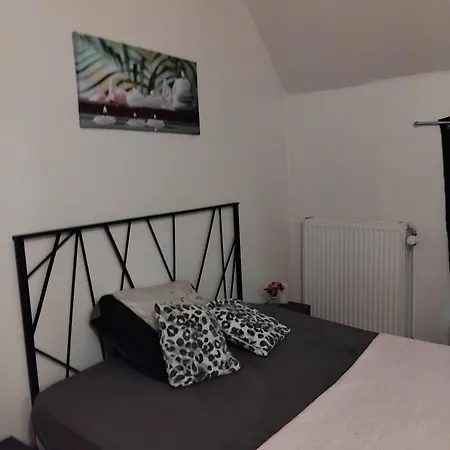 Le Grand'route Apartment *